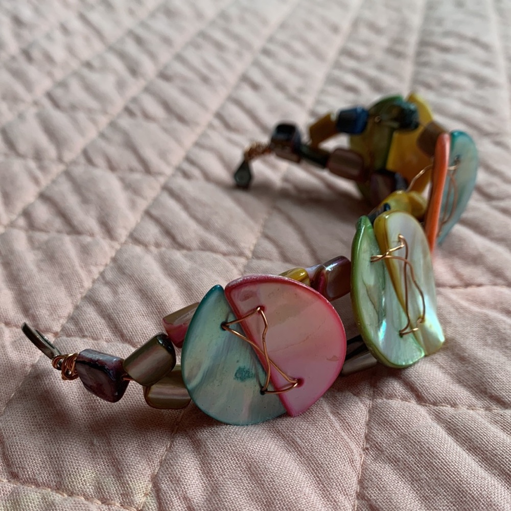 Colorful Shell Bracelet - Picture 2 of 6